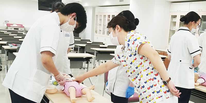 授業紹介「小児看護の方法Ⅱ」子どもの救急蘇生の演習